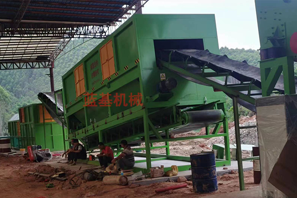 建筑垃圾處理設(shè)備，四川樂山客戶建筑垃圾破碎篩分生產(chǎn)線